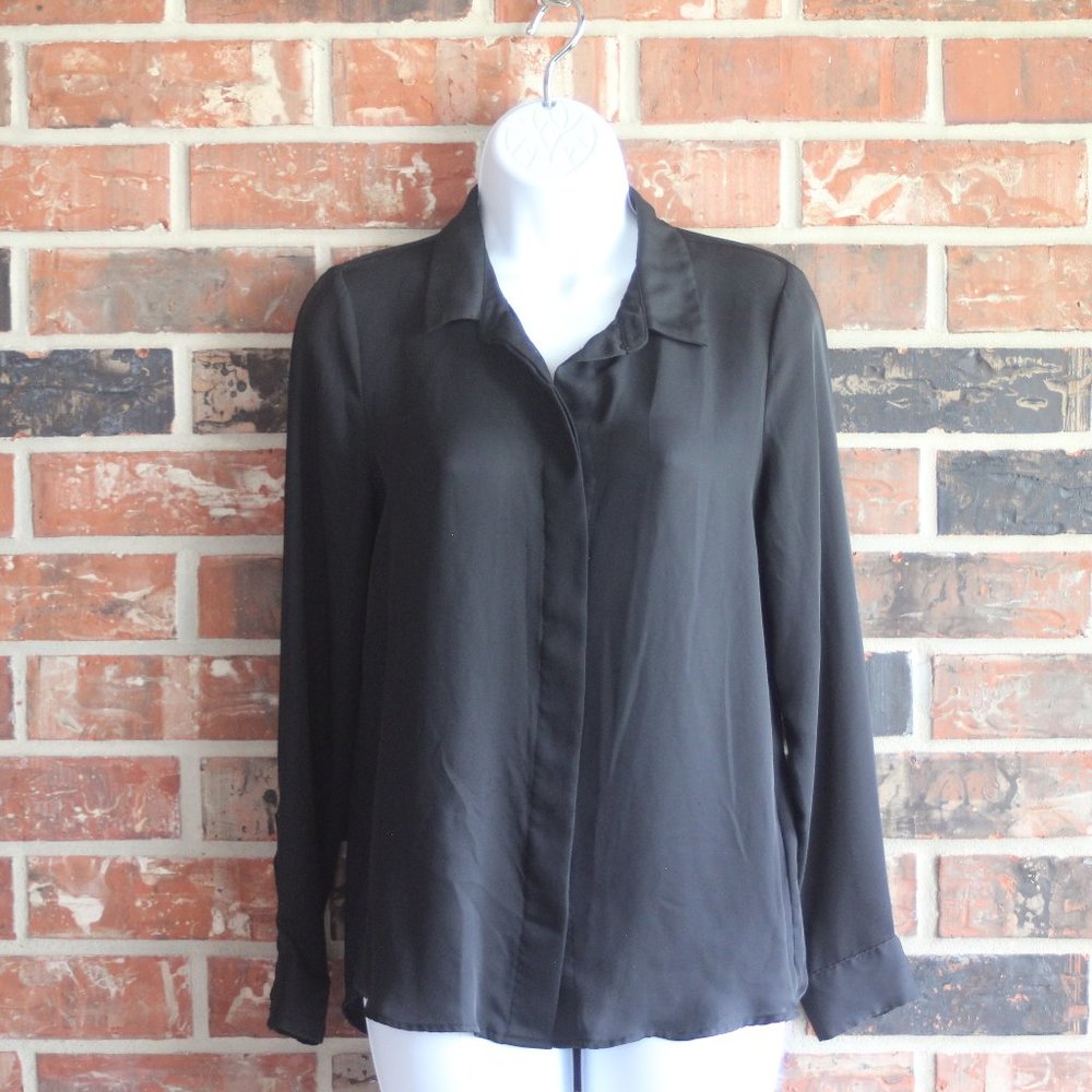 H&M Women's Black Button-Up Blouse Size 10